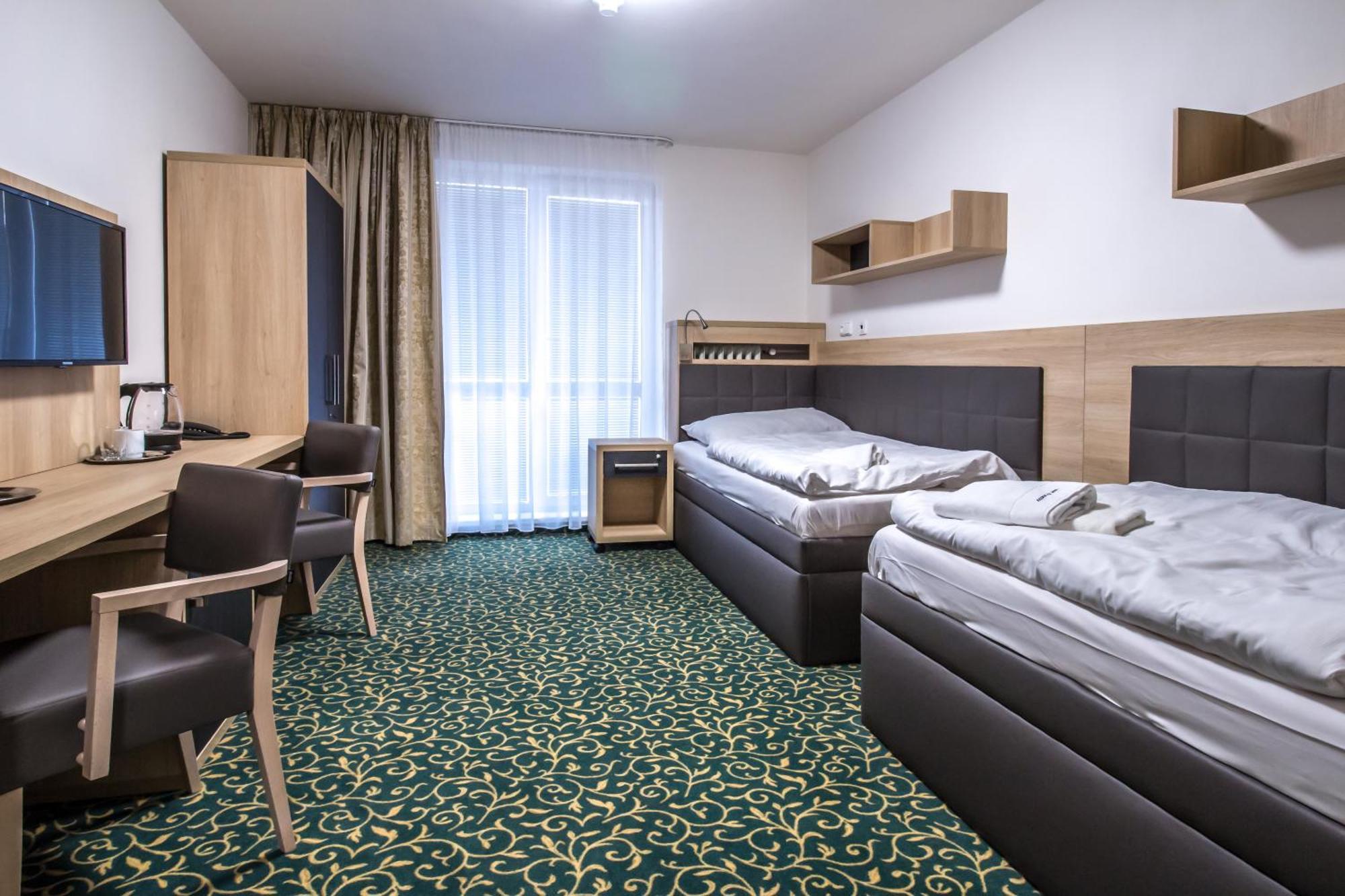 Rehabilitacni Sanatorium - Lazne Darkov Hotel การ์วินา ภายนอก รูปภาพ